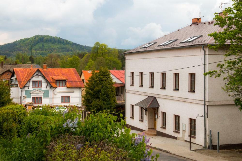 Penzion Sloup Hotel Sloup  Buitenkant foto